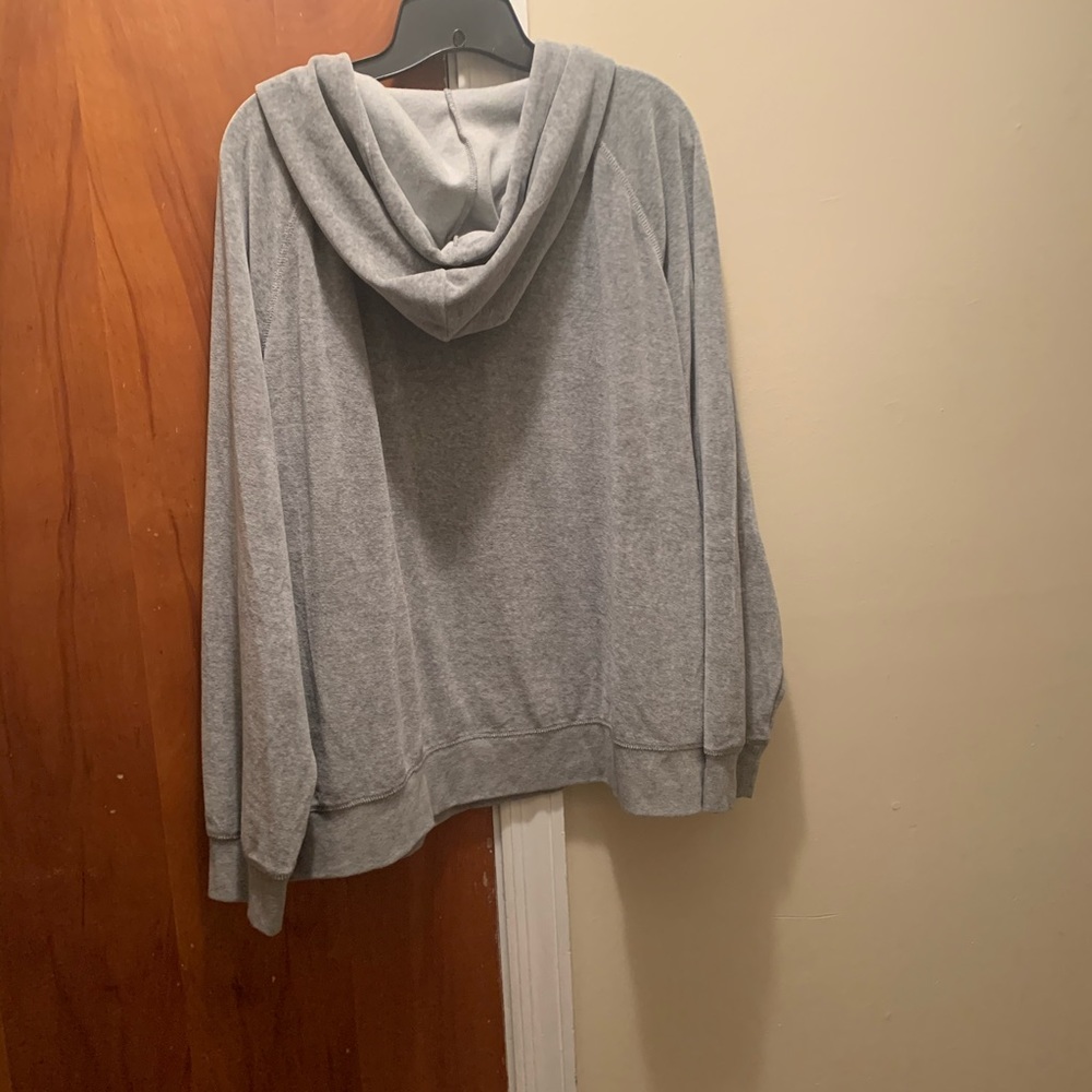 Sweatshirt - Picture 2 of 3